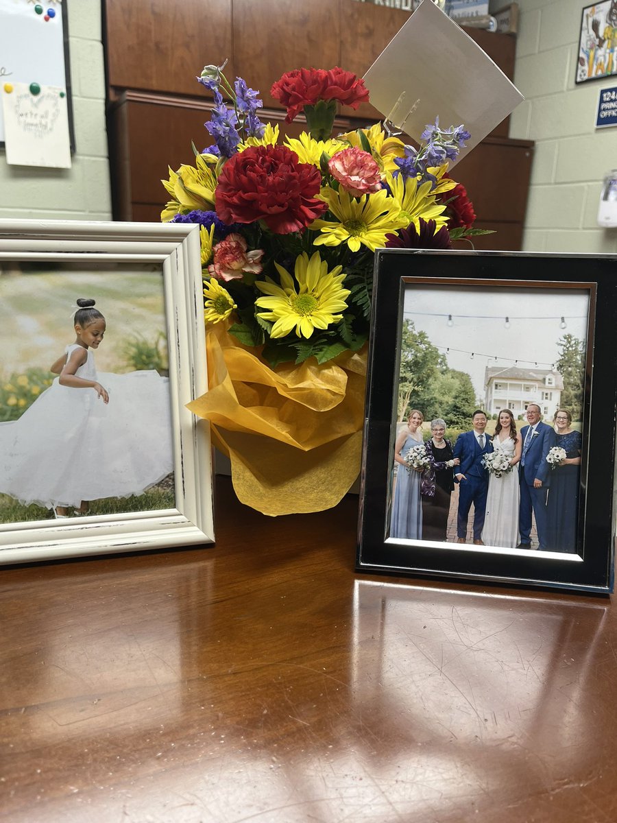 A wonderful start of the school year @ Tatem. Back with colleagues, students and families.  Also a beautiful surprise from my husband. #tatemtweets #tatempta #bekind.