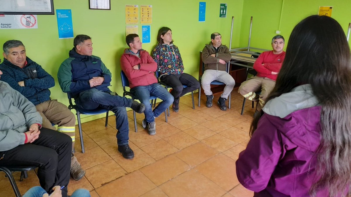 Una capacitación de liderazgo se realizó hoy a funcionarias y funcionarios de #Conaf en la Provincia de #Concepción. ✔️ La iniciativa busca preparar al equipo para enfrentar la temporada de mayor ocurrencia de incendios.
