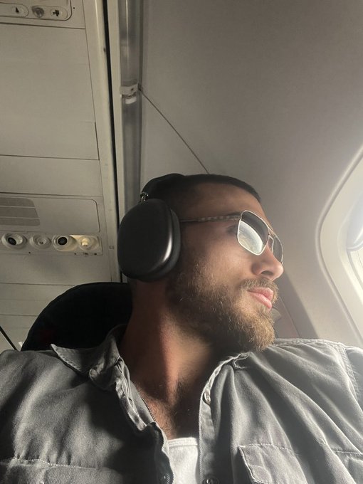 🛫😯 https://t.co/UFlFy2bXZ8