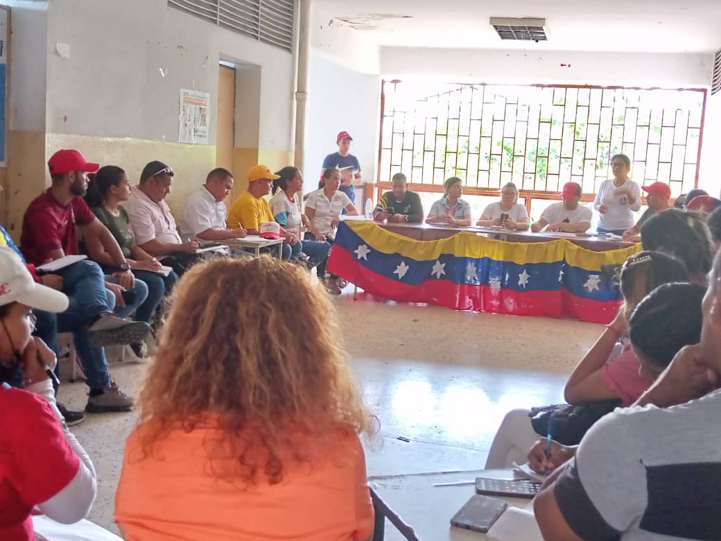 sucre_prensa's tweet image. #6Sep #Sucre Reunión en el Municipio Mejia con el EPM PSUV MEJIA  con la presencia de diferentes instituciones en diferentes sectores sociales políticos y alimentarios #TodoElPoderParaElPueblo  @NicolasMaduro @GPintoVzla @MelendezPedro86