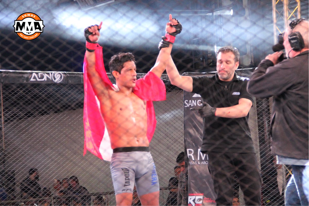 somosmma's tweet photo. Jesús Herreras 🇵🇪 finalizó a Leandro "Nano" Oviedo 🇦🇷, vía TKO en el segundo asalto, mejorando su récord invicto a 5️⃣-0️⃣. #FFC65 https://t.co/i2oaYnakTE