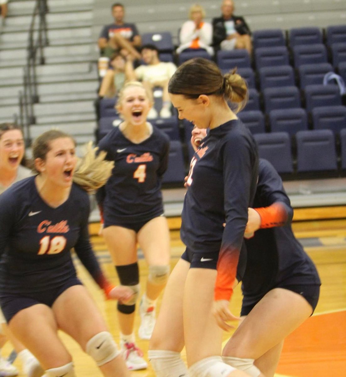 GAMEDAY VIBES!! 

Big home game tomorrow night vs the DuQuoin Indians!! Gonna be a good one! 

WE NEED THE @carterville_crazies 

Fr/So at 5pm
JV at 6pm
Varsity at 7pm

#golions #weoverme