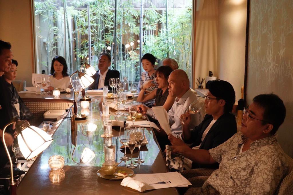First few days of @blackchalkwine in Japan 🇯🇵! Kyoto and Osaka have been amazing. Here are a few snaps of the events we have been hosting and some of the wonderful people we have been introducing to our wines. Now to speed across this beautiful country to Tokyo #itsaboutthepeople