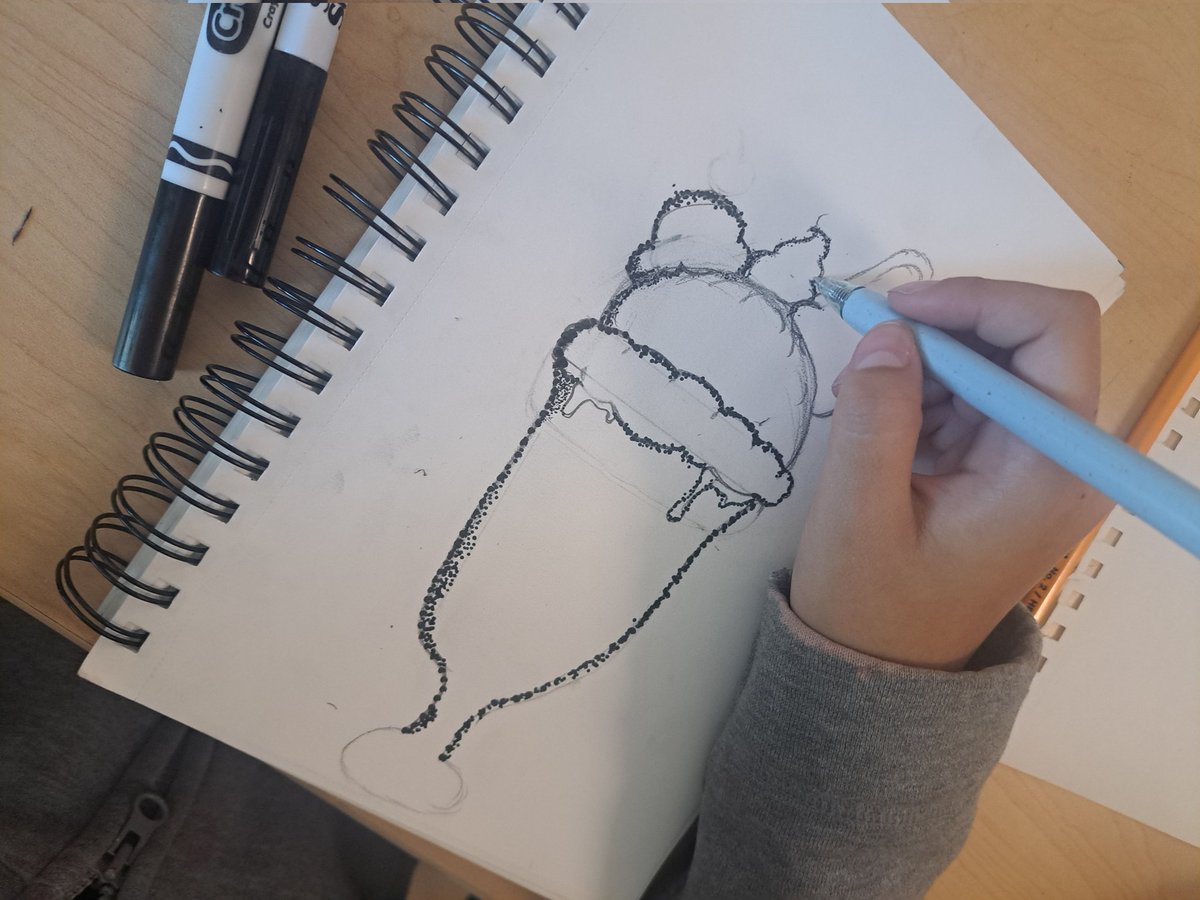 GenovaArt_EHS's tweet photo. Bobcat artists working stippling icecream ! #believe #TeamSISD #SISDFineArts @Puentes_MS @EsparzaMPMS #dreamcreateachieve https://t.co/OJhMl1e0SS