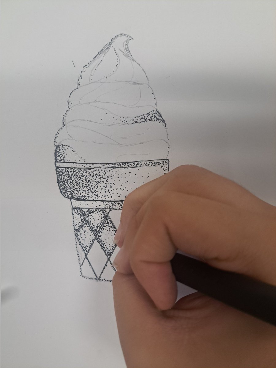 GenovaArt_EHS's tweet photo. Bobcat artists working stippling icecream ! #believe #TeamSISD #SISDFineArts @Puentes_MS @EsparzaMPMS #dreamcreateachieve https://t.co/OJhMl1e0SS