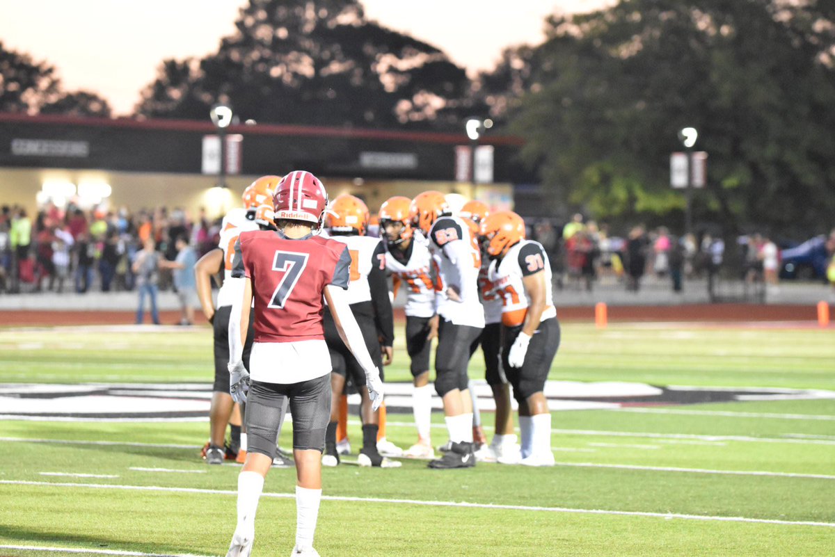 starting off hot 2-0 🫣 <a href="/TateBenton/">Tate Benton</a> <a href="/Coach_Gunter/">Chris Gunter</a> <a href="/EarlGill10/">Earl Gill</a> <a href="/GradyMajors/">Grady Majors</a> 

hudl.com/v/2LbPnS