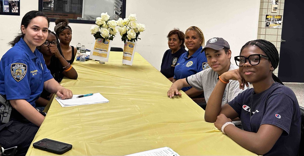 NYPD26Pct's tweet photo. This evening, the 26th Precinct was delighted to break bread with our youth and take part of the Breaking Bread Building Bonds initiative. Which aims to help end hate by bringing people together to dialogue over a meal and seeing our commons bonds. #nycbreaksbread @stophatenyc https://t.co/ylZBNY1ukX