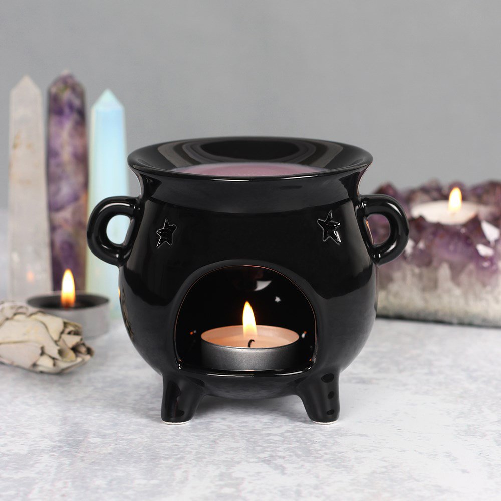 Cauldron oil burner! 🔥 Perfect for creating a cozy atmosphere,add a touch of magic to any home. 
Check it out now! 🔮 bathbodyshop.co.uk  
#oilburner #shopsmall #essentialoils   #cauldronoilburner  #waxmelts #waxburner  #smallbusiness #candles  #homefragrance #EarlyBiz