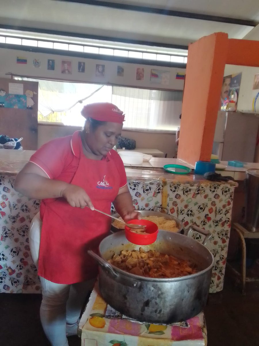 sucre_prensa's tweet image. #6Sep #Sucre Un trabajo hermoso que se realiza con el corazón, atender a los misioneros tantos jóvenes como adultos entregándole sus platos y bebidas servidas #TodoElPoderParaElPueblo  @NicolasMaduro @GPintoVzla @MelendezPedro86 @GralJohan2 @FundaproalO