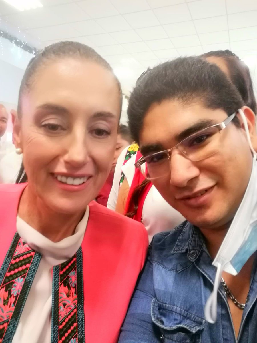 MauCasBol's tweet photo. 'Amor con amor se paga'. - @lopezobrador_

Quiero felicitar a la compañera la Dra. @Claudiashein por ser nombrada como Coordinadora Nacional de la Defensa de la #CuartaTransformación. 

Seguimos haciendo historia, ya que la Dra. será la primera presidente de #México https://t.co/4w98jyAtga