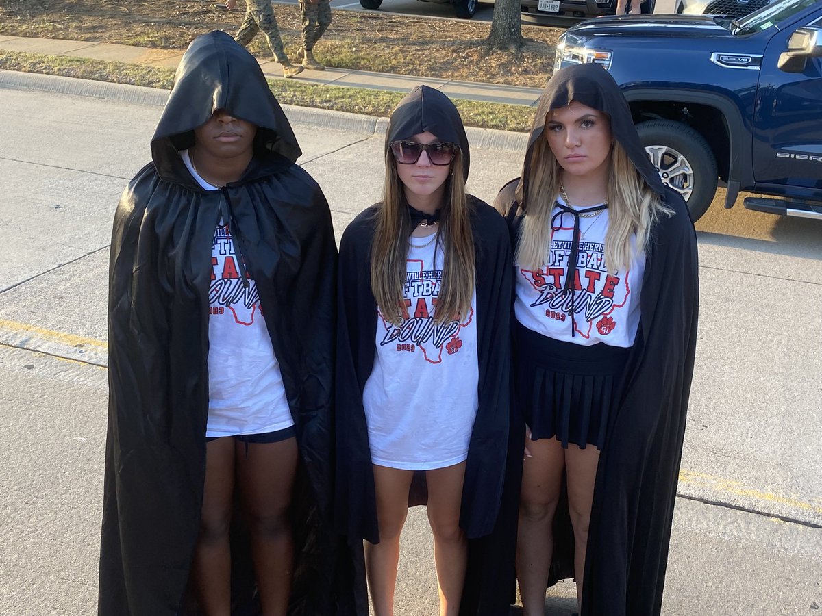 CHHS HOCO parade 2023