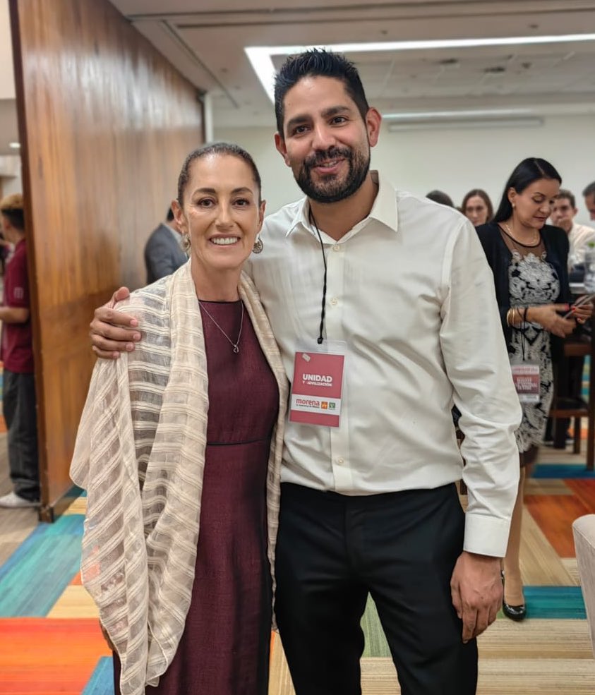 JavierHerreraMx's tweet photo. Mi reconocimiento a la Dra. Claudia Sheinbaum que, con toda trasparencia, ganó las encuestas del proceso interno de Morena para encabezar la Coordinación Nacional para la Defensa de la #CuartaTransformación. Indudablemente será la primera mujer presidenta de México. ¡Enhorabuena, #EsClaudia! 

#EsTiempoDeLasMujeres