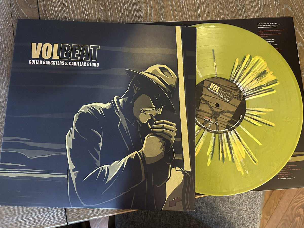 Thepitbull00's tweet photo. What a glorious day this turned out to be! #newvinylday @VOLBEAT @Revolvermag @discogs https://t.co/7wiV35CWBp