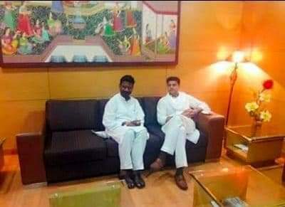 Rakeshboyat1's tweet photo. गरीबों और किसानों के मसीहा,देश के युवाओं के आदर्श युवा ह्रदय सम्राट जन-जन के नेता  श्री @SachinPilot जीं क़ो जन्मदिवस की हार्दिक बधाई व शुभकामनाये, 
#HBDSachinPilot ji https://t.co/hACtFhiuQq