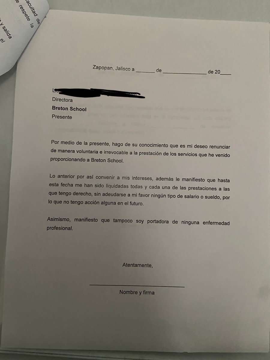 danielle20s's tweet photo. @yorch_besos Como en este colegio que están exigiendo a las maestras que firmen su renuncia y ahora se apeguen a este contrato, sin seguro, sin prestaciones https://t.co/QSJ7glC9FV