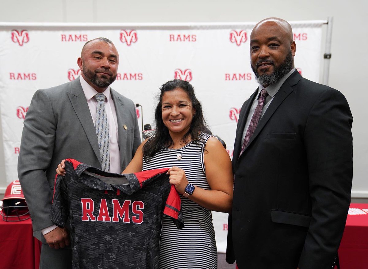 fresnocity's tweet photo. Welcome to the Ram Family @LindaGarza02 head coach of @FCC_Softball 🐏🥎 #gorams https://t.co/xAQI6gPB9w
