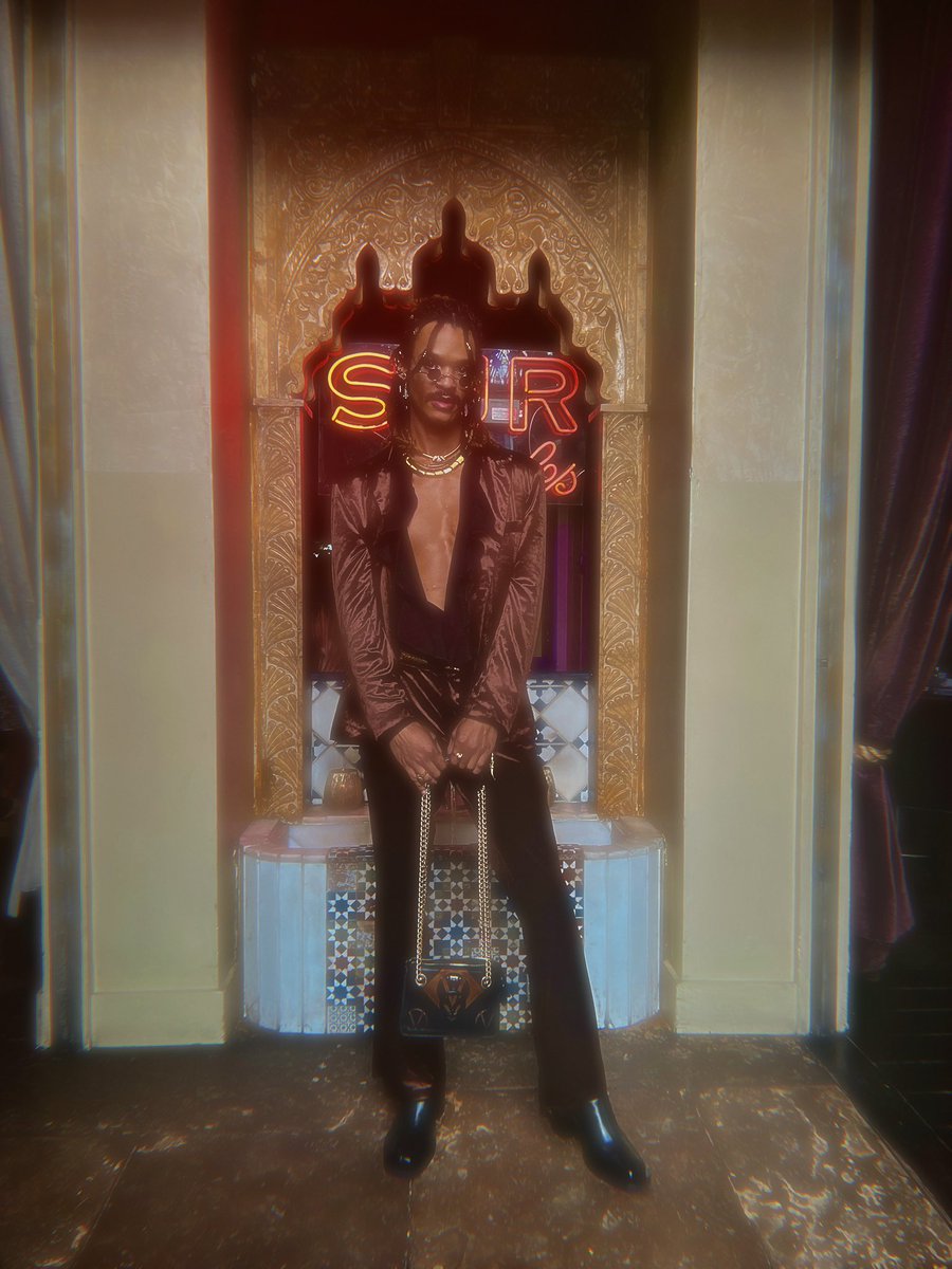 “Just raise your glasses high, this one’s for you tonight!” #VPR #NewProfilePic