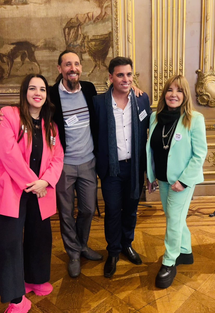 📣 𝗥𝗦𝗘 𝗩𝗶𝗮𝗹 𝟮𝟬𝟮𝟯
Gracias totales!
Colaboradores de Sistemas Reid, de <a href="/ADISIV_/">@ADISIV</a> , la Casa de la Cultura, a los disertantes y a todos los asistentes,
Nos vemos el próximo año 🤩
<a href="/MiritaDelValle/">MiritaDelValle</a> <a href="/Axeldellolio/">Axel Dell olio</a> <a href="/Gcphire/">Gianni Bellone</a> <a href="/jotaleonetti/">Jota Leonetti | Transito 🚘</a>