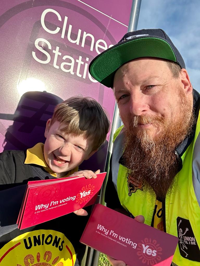 rosskenna888's tweet image. Early morning start for my youngest bloke and I. Talking to commuters at our local train station about voting #yes23 

Everyone we spoke too during the #yesblitz was already a yes!