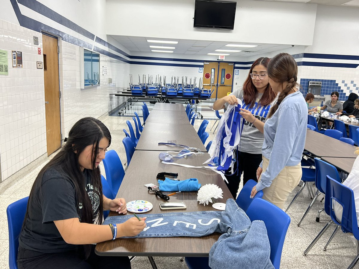 North Mesquite HS tweet media