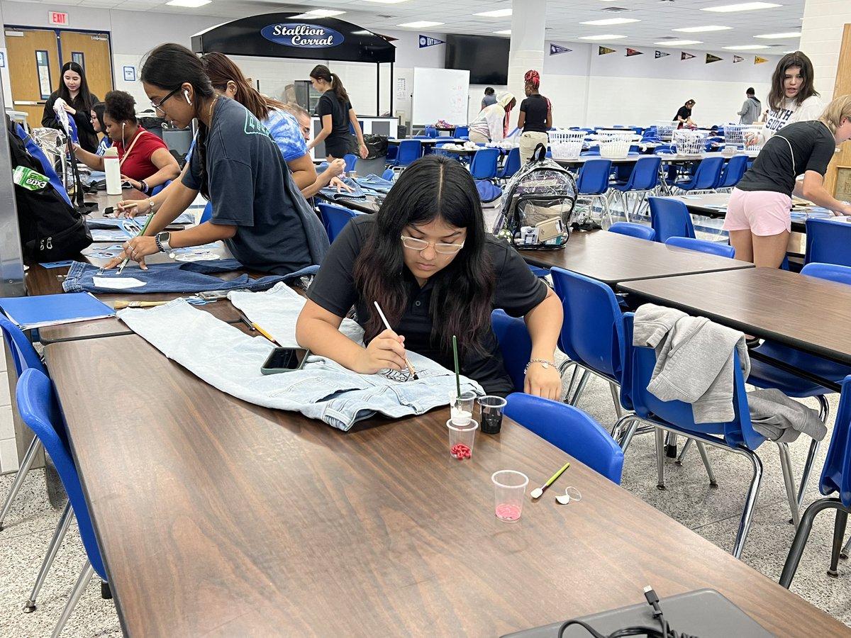 North Mesquite HS tweet media