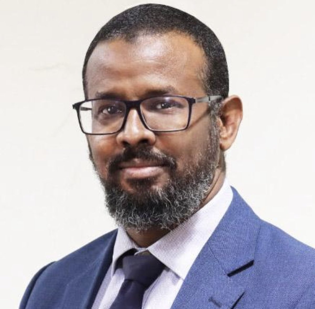 في خلال الإيام القادمة سيكون لدينا حوار مع 
الباشمهندس هاشم بن عوف  
 في بث مباشر على قنواتي على الفيسبوك واليوتيوب وتويتر .
رجاء كتابة سؤالك لضيفنا في التعليقات 👌🏼 سيتم اختيار الاسئلة الخادمة لغرض البرنامج الا وهو رفع الوعي والاسهام ايجايبا لما فيه مصلحة بلدنا الحبيب 🇸🇩 
اذا تم