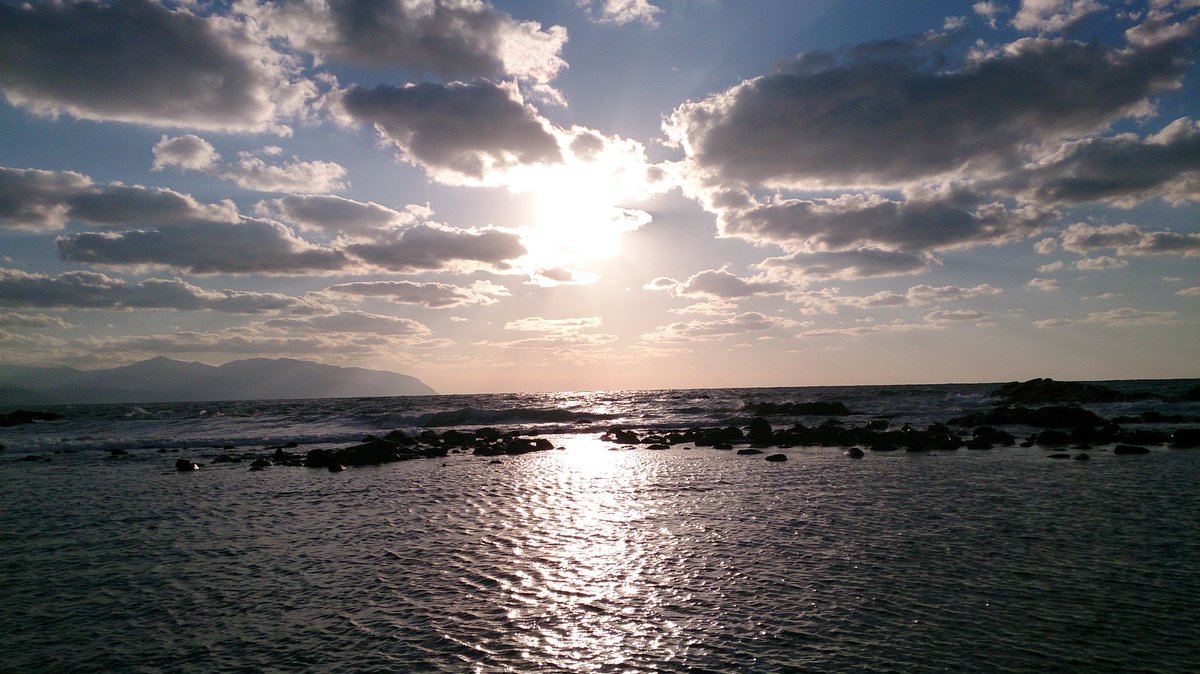 tsukyasa's tweet photo. 2013年11月撮影。
11月なのでめちゃくちゃ寒く、人もいないので独り占めでした。4時間くらい眺めてた。全然飽きない。
#留萌
#黄金岬 https://t.co/OMK6xKEFMT