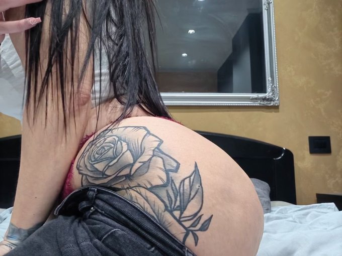 Just finished a pay-per-minute #Skype show on SkyPrivate! You can call me too for a sexy private show<a href="/tag/skype"class="tags">#Skype</a>