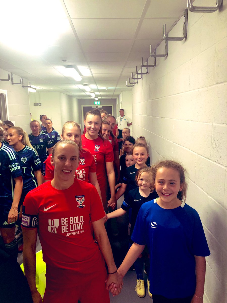 Miss Hall tweet media