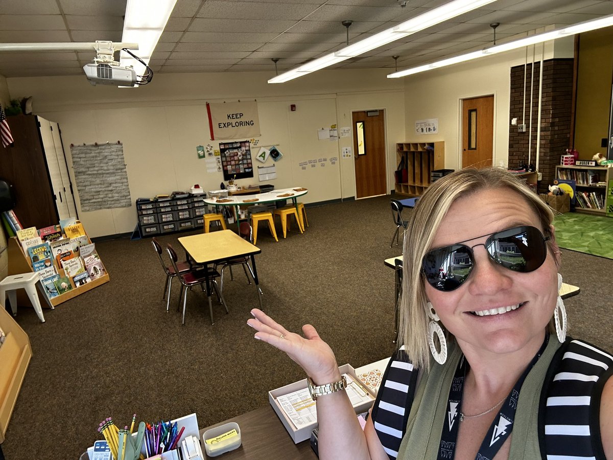 Kelly Smith (@mrssmithfts) on Twitter photo We are ready! π±π€π± #createleadlesrngrow #room50
<a href="/CRAMrMillaway/">Brad Millaway</a> <a href="/Amy_Cerulo/">π°ππ’ π²πππππ</a>
<a href="/FTSSchools/">FTS Schools</a> We are ready! π±π€π± #createleadlesrngrow #room50
<a href="/CRAMrMillaway/">Brad Millaway</a> <a href="/Amy_Cerulo/">π°ππ’ π²πππππ</a>
<a href="/FTSSchools/">FTS Schools</a>