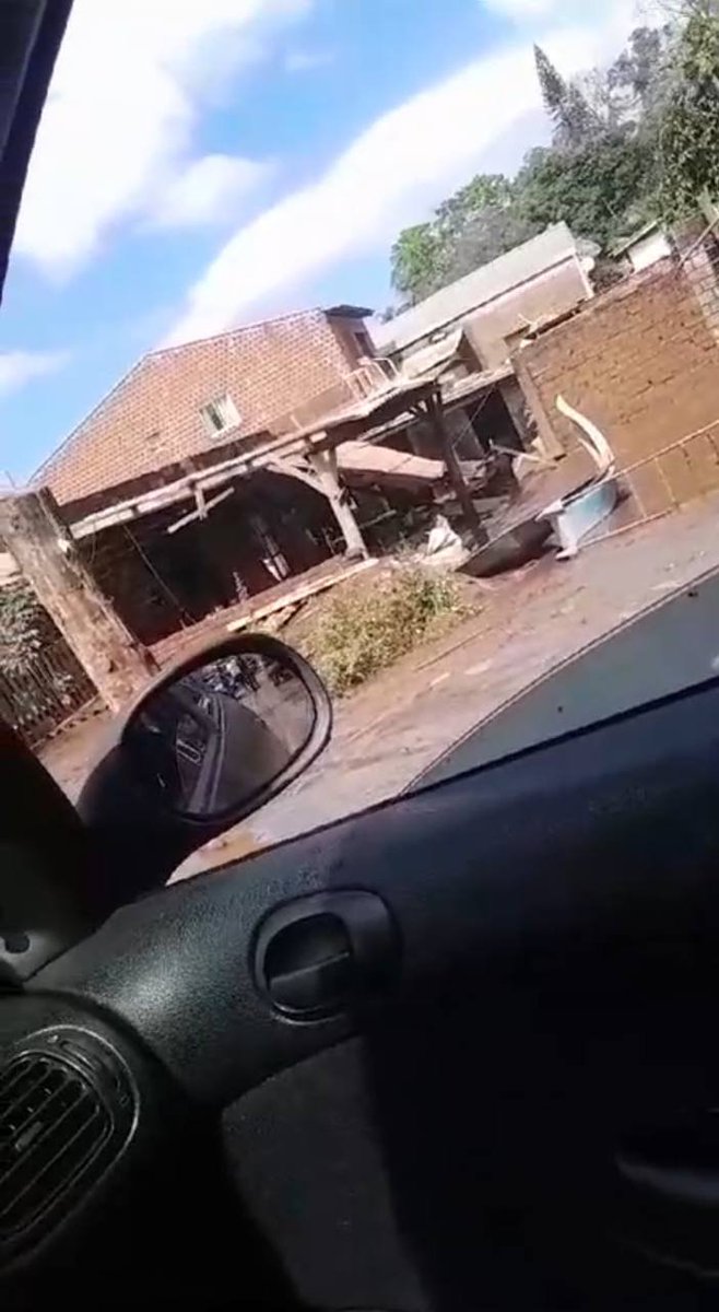 leozintips's tweet image. 🚨 AVISO IMPORTANTÍSSIMO 🚨

Galera, boa noite, precisamos conversar sobre algo urgente. Como vocês sabem, a cidade de Lajeado, no Rio Grande do Sul, está sofrendo com enchentes por conta da alta do rio que cerca a cidade.

Muitas pessoas perderam a casa, carros, todos os bens ou…