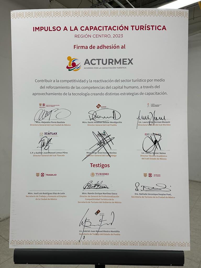 En la firma de la adhesión al ACTURMEX 📃🖊️ todos los Icat’s Región Centro, nos comprometimos a sumar acciones en favor de la capacitación en el sector turístico de México 🚝✨ para contribuir a la competitividad y a la reactivación del sector.  

@martibatres 
@GobCDMX