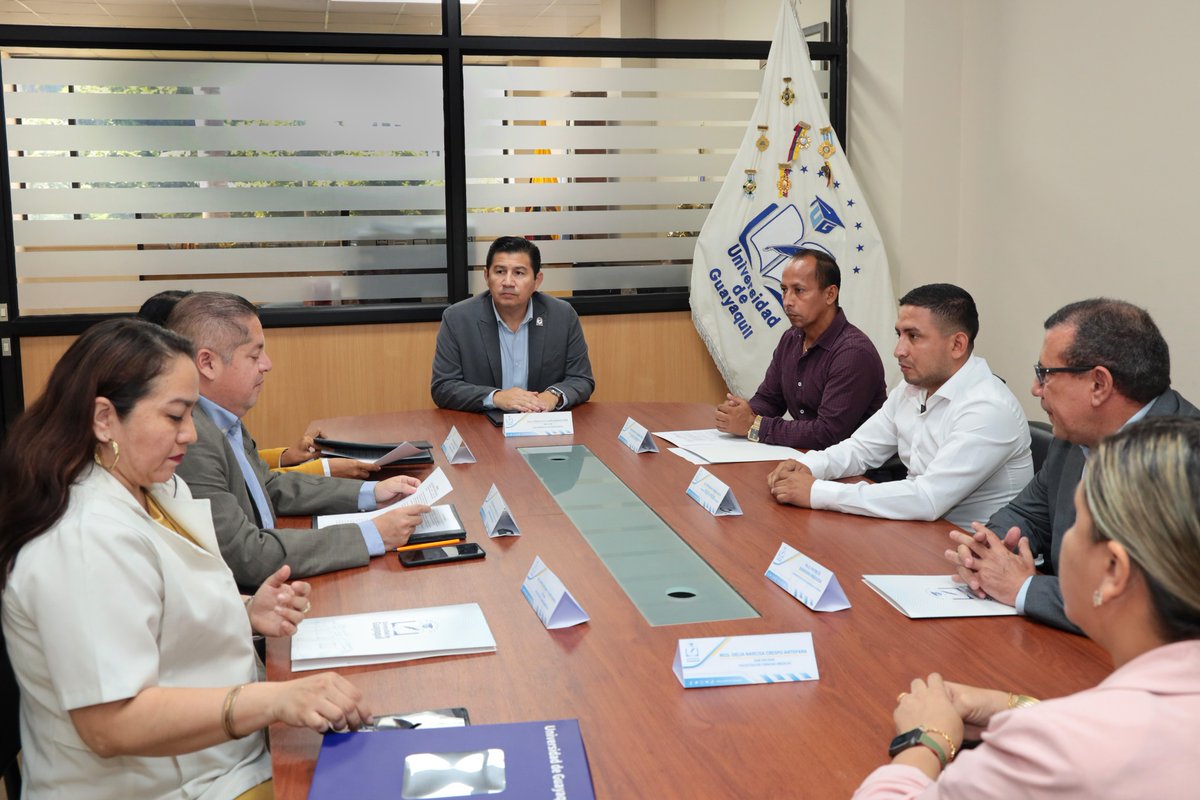 bienestarug's tweet photo. El Rector de la Universidad de Guayaquil, Dr. Francisco Morán Peña, firmó dos Convenios Específicos de Cooperación Interinstitucional, en materia de salud, con el Ab. Milton José Moreno Perez Alcalde del GAD de Salitre.  #NoticiasUG #UG https://t.co/ZSHLmtICpU