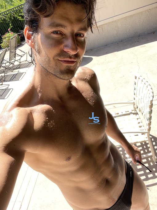 It's a good time to get wet 💦 https://t.co/6HkRhECaqr