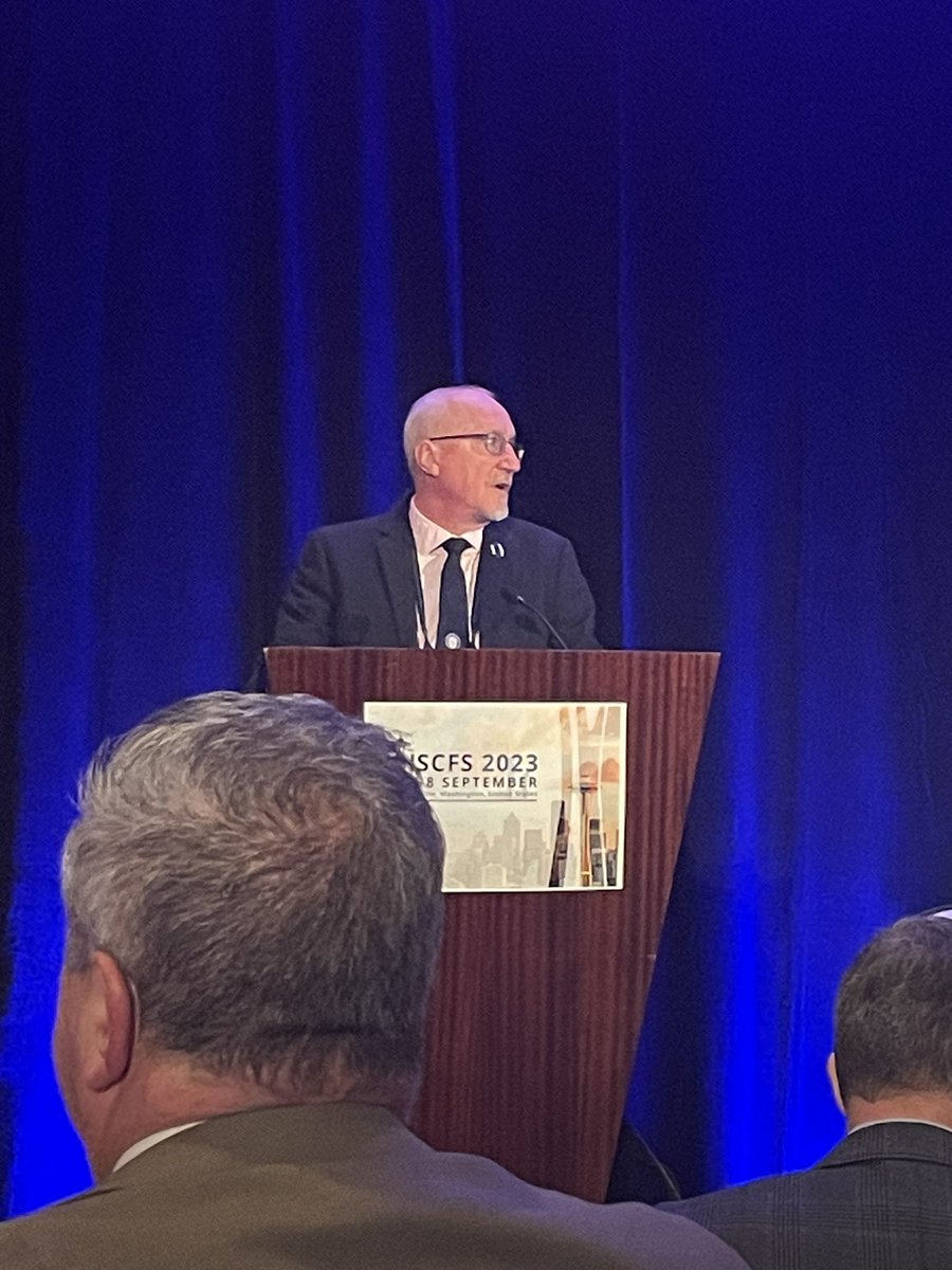 OxfordCranio's tweet photo. Here is our @oxfordcranio Unit Plastic and Reconstructive Surgeon Mr Steve Wall presenting at  #ISCFS2023 in Seattle @iscfs_society 1/2 https://t.co/LTxPbpCUvl