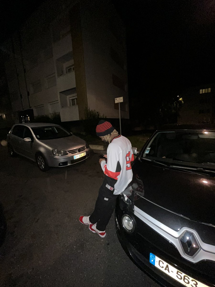 drops_238's tweet image. Cabeza friu