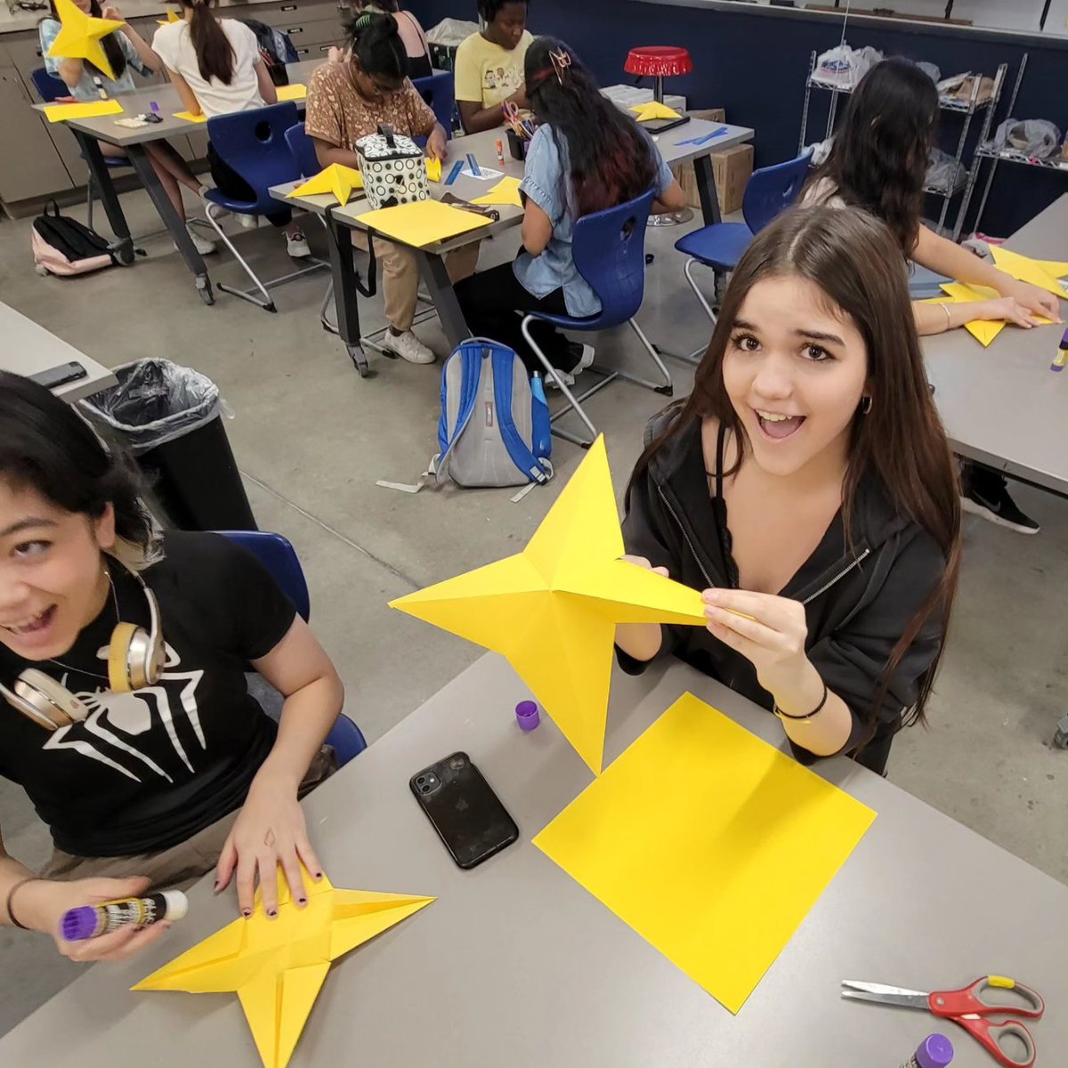 Cen10ArtClub's tweet photo. Our first Art Club meeting of the year was a star-studded event 🤩🌟 https://t.co/tzwMnvETV0
