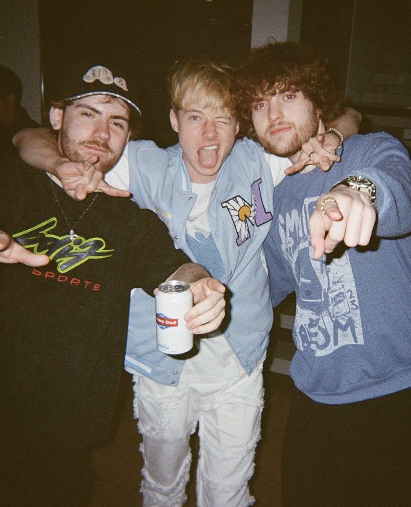 — ☻ Dream is in this Instagram post!!

🔗 instagram.com/p/Cw3gyFlPsUo/…