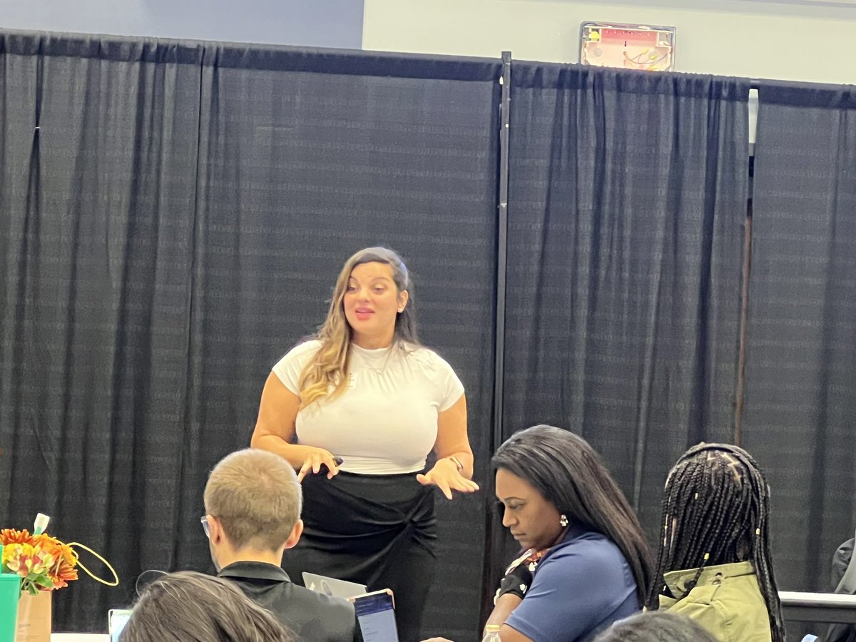 DrToddKeruskin's tweet photo. What a strong partnership between @MHEducation and a large school district near Houston, TX!! @Jelaazami presenting Achieve3000 Literacy, a personalized learning platform, and supporting Student-Centered Classrooms. #Partnership #RedCubeProud https://t.co/ezsXQCieLr