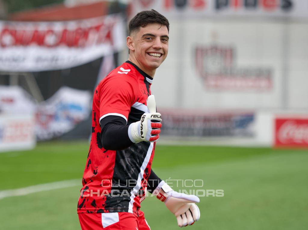 FunebrerosBR's tweet photo. FEDE LOSAS SE QUEDA EN CHACA! 📝

Deixa um 👍 quem renovará o contrato com o Chacarita Juniors até dezembro de 2025. https://t.co/77Dgl4VreF