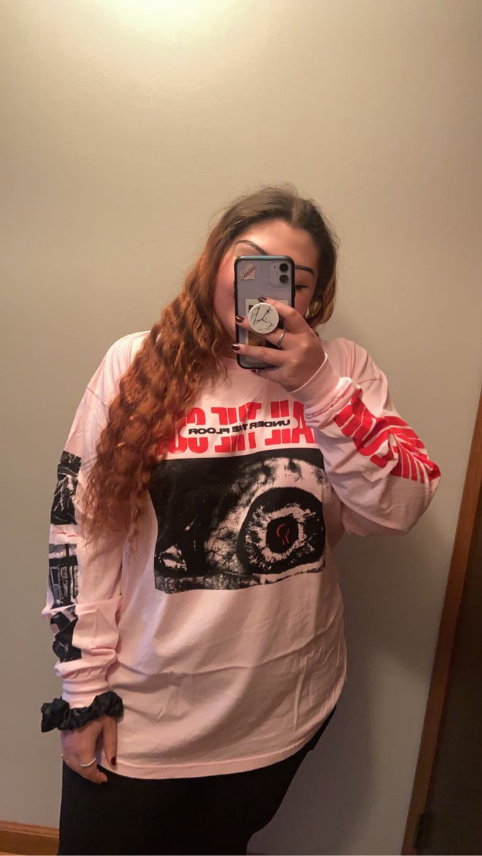 helloimjordan__'s tweet photo. in love with my album and shirt that finally came. 106/125 @hailthesun https://t.co/pOhf5YrkXl