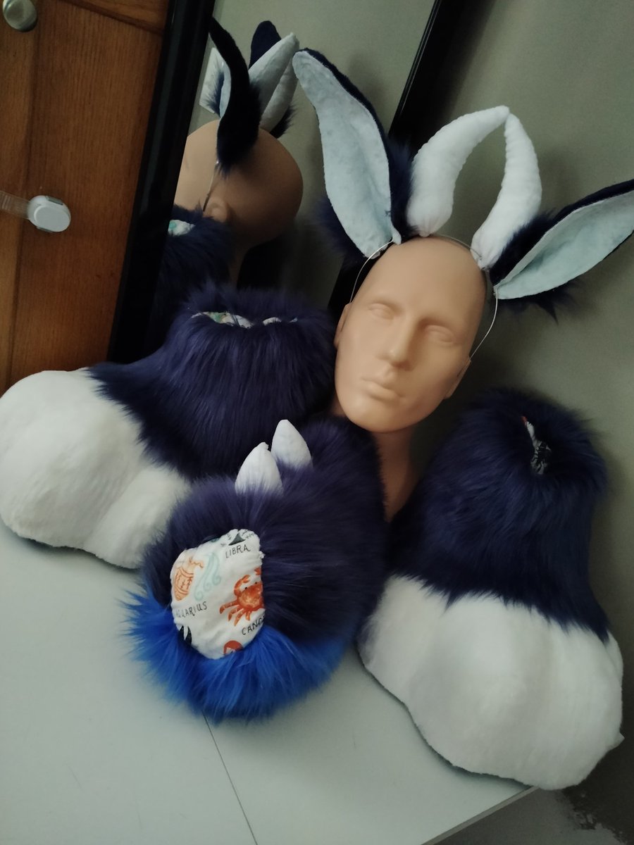 Usagixkuma1121's tweet photo. Here is our collab with the bestie @red_sews 😍 This adorable Dragon bunny is for sale for $700 with free shipping within the US. It comes with:
🐰Med handpaws
🐰Sized 9W outdoor feet
🐰Nub tail
🐰Posable ears with horns
🐰Wings &amp;refMade by @red_sews 
 #fursuitforsale #premade https://t.co/5mTK44DWyC