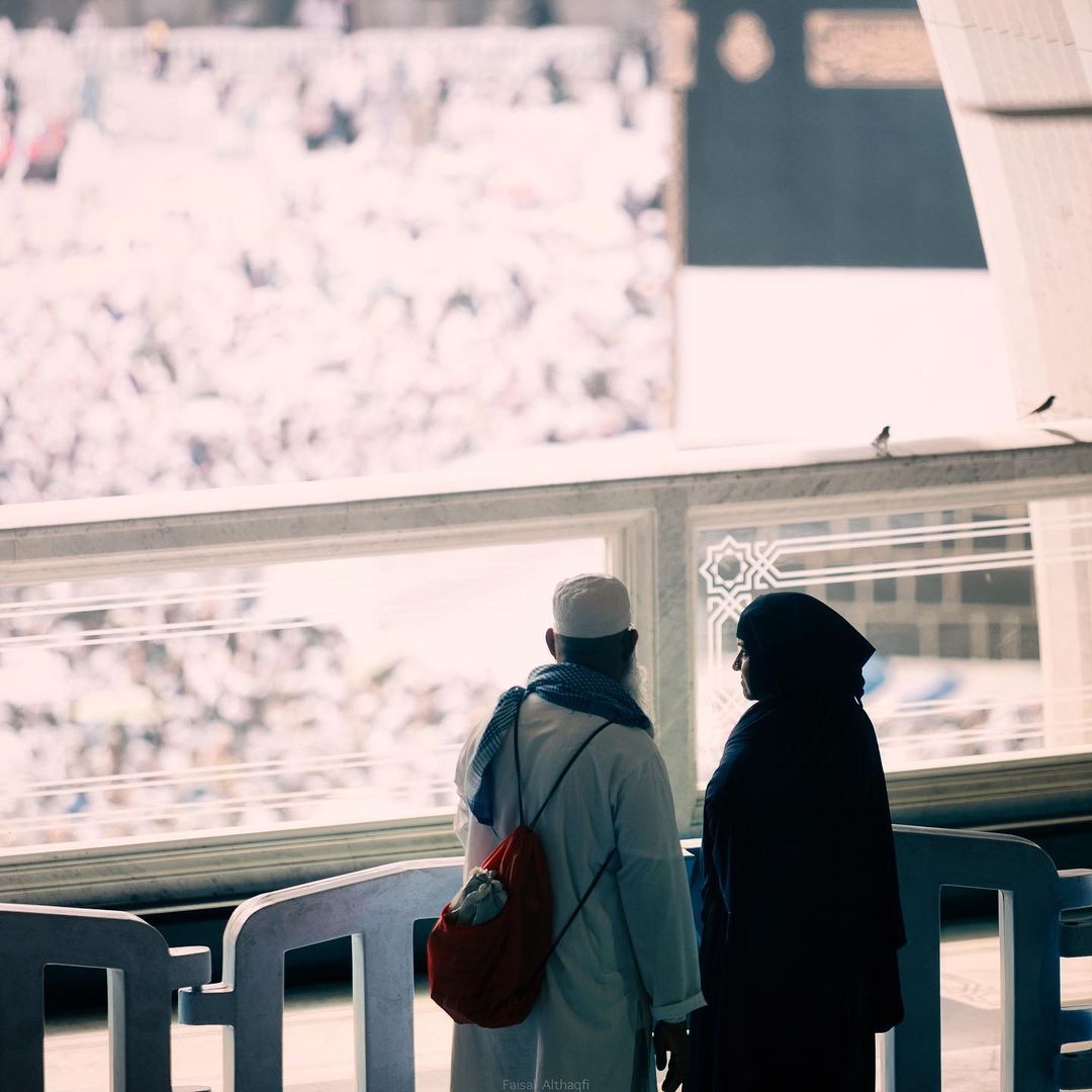 ربنا هب لنا من أزواجنا وذرياتنا قرة أعين واجعلنا للمتقين إماما

Our Lord, give us joy in our spouses and offspring. Make us good examples to those who are aware of You.
