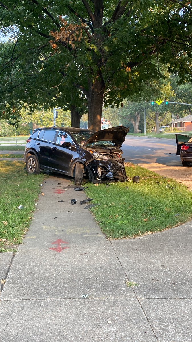 #Breaking Multiple cars piled up on 52nd &amp; Normal blocking traffic, waiting for more info
