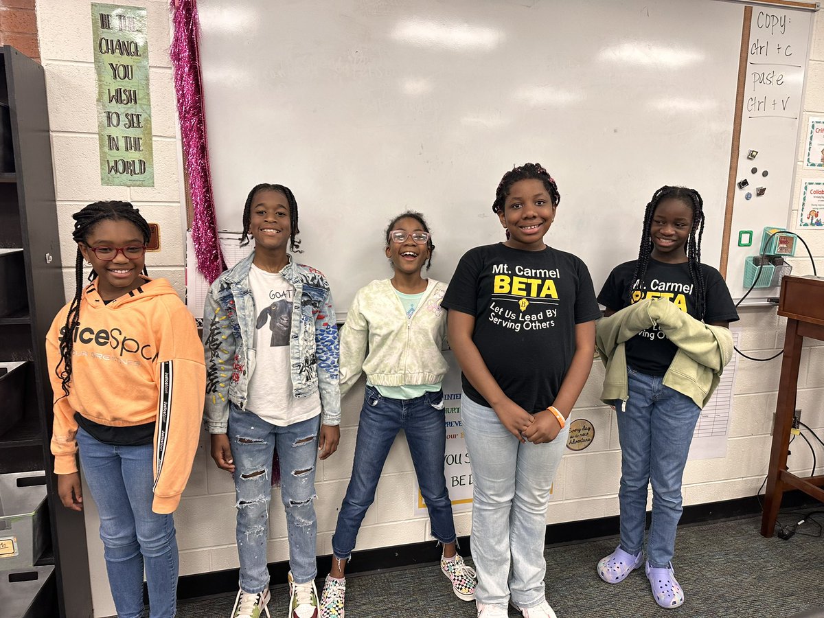 MtCarmelES_HCS's tweet photo. Our #jrbeta Club elected this year’s executive board members! #MustangsRock #YouBelongInHenry #WinningForKids @allisonfoles @iammrsbolds @AntonioMattox2 @drattenyascott @medianikkiadams @HenryCountyBOE https://t.co/MnIIcggIy4