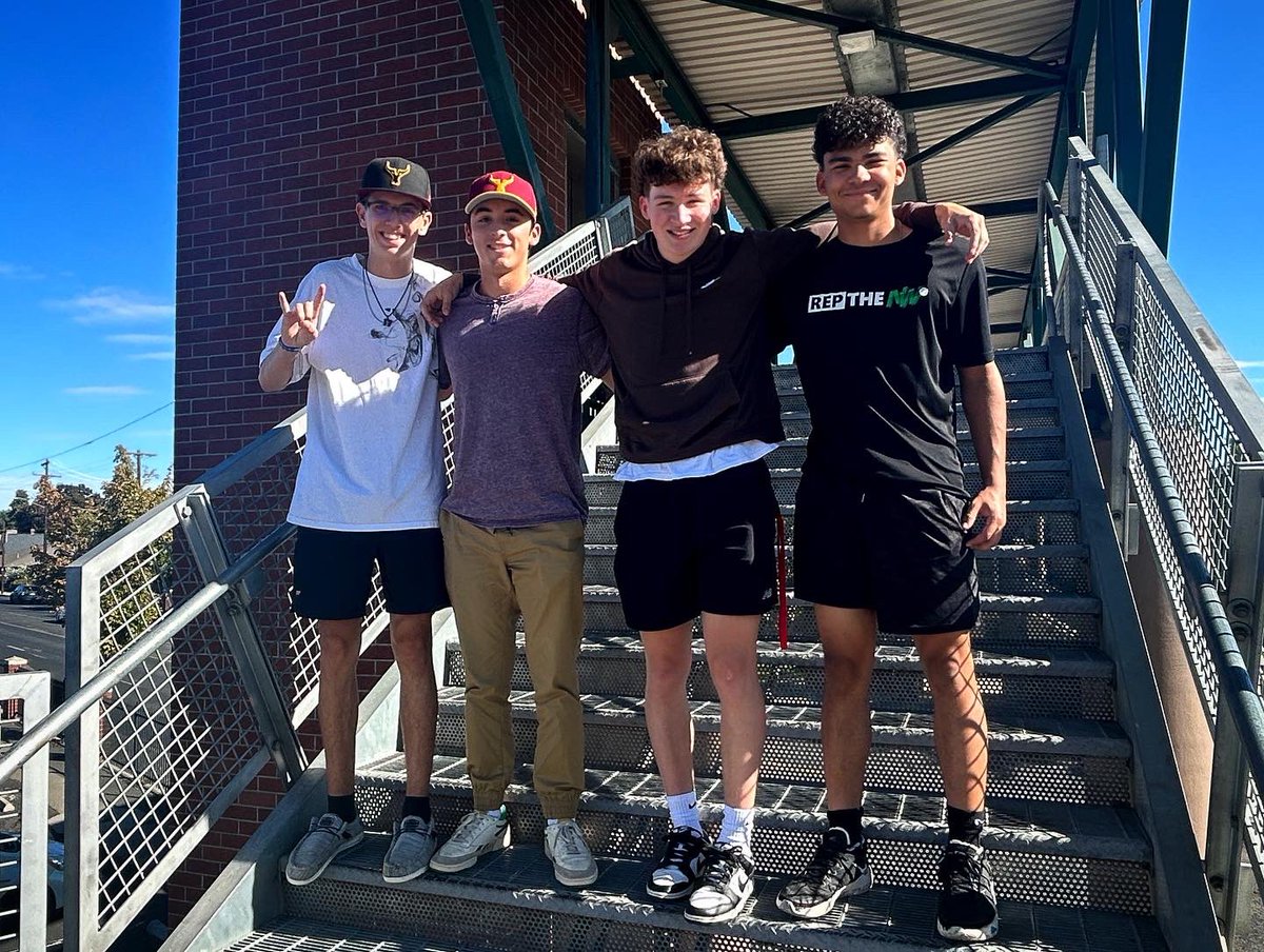 Yaks_Baseball's tweet photo. The Yaks are Back 🌴🐂 #freshmenmovein https://t.co/SHoVG7E5dX