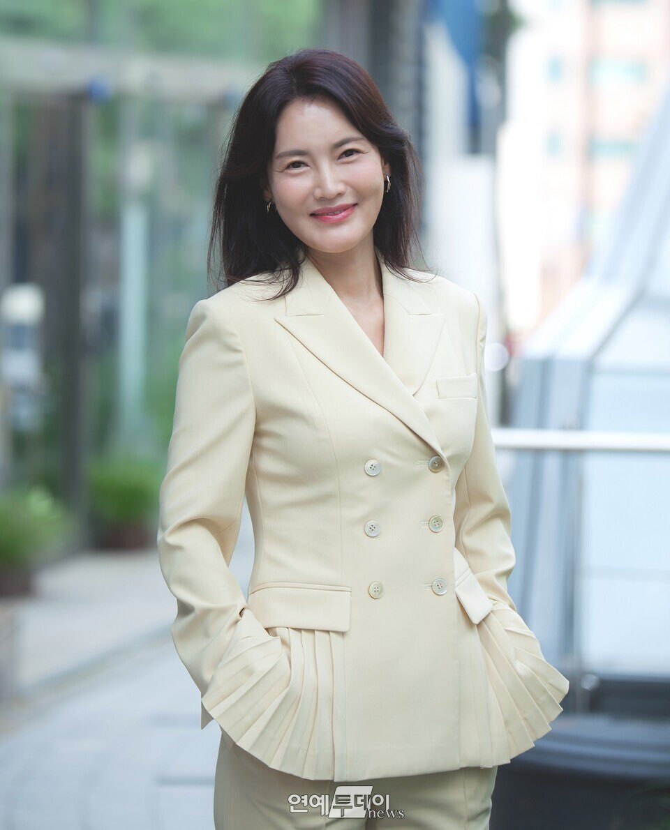 Fankimsunyoung's tweet photo. [인터뷰] 김선영, 뮤지컬 외길 25년 내공..새삼스럽지 않다
https://t.co/dNmwUyVmtR https://t.co/7xT8Thw4X4