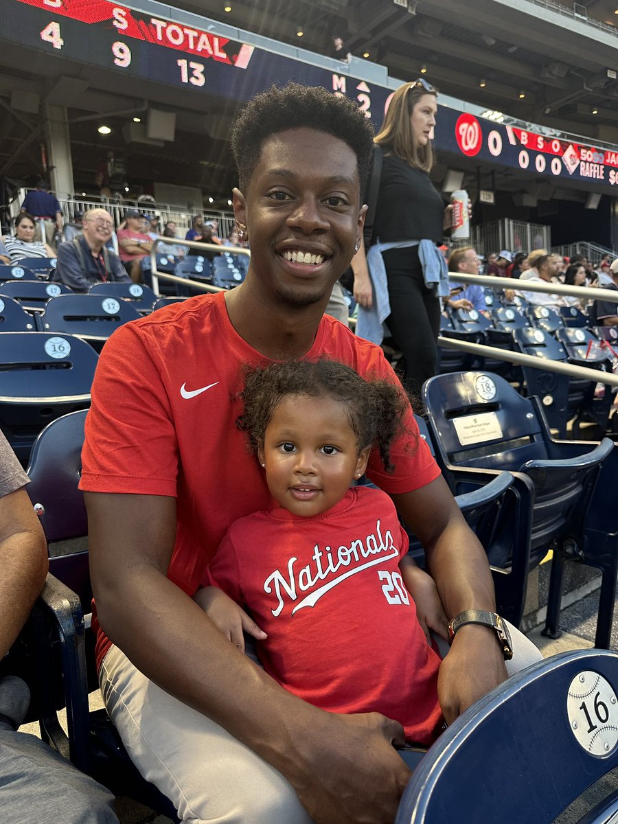 GMUPres's tweet photo. .@MasonAlumni @brandon_showell, singer of the National anthem, and his daughter Love at Mason night at Nat’s Park! https://t.co/iMg4fOTuQO