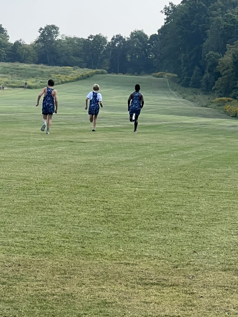 MsWhitesides1's tweet photo. 1st XC meet of the season. I am so proud of these guys! Can’t wait for next week! #LangeXC #LMSBest #lmsleopards https://t.co/Sn6Ifmc2JU