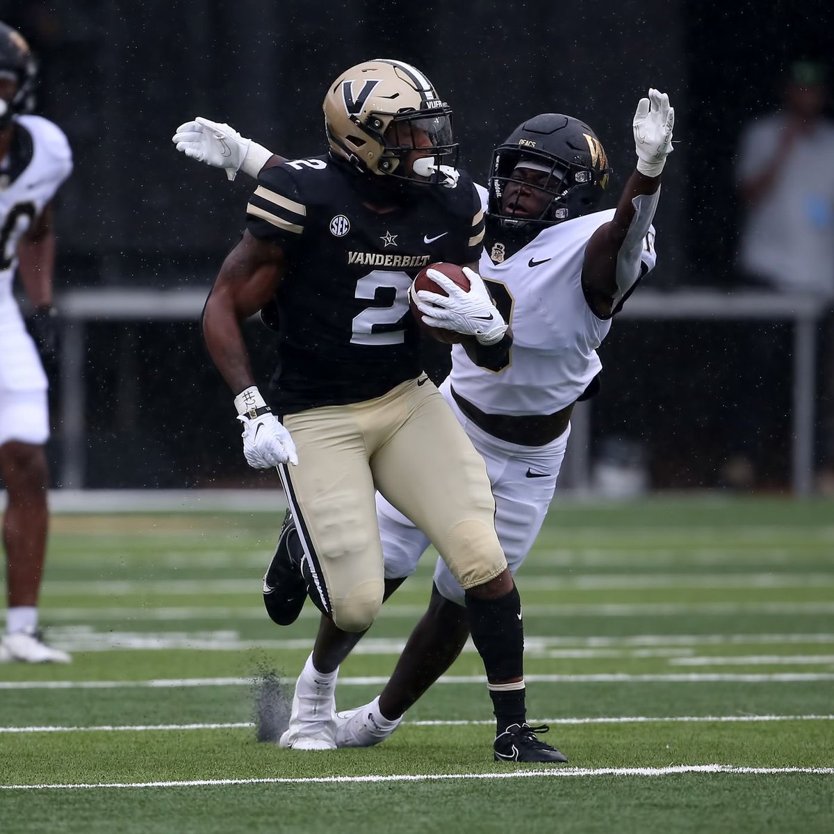 blessed to receive my 10th D1 offer from Vanderbilt @VandyFootball @Kendall_Lawson3 @boskiRNS